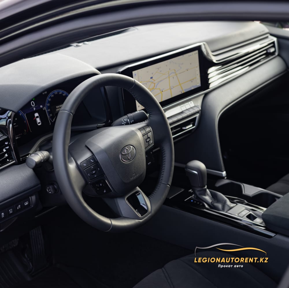 Toyota Camry XV80 — фото 3