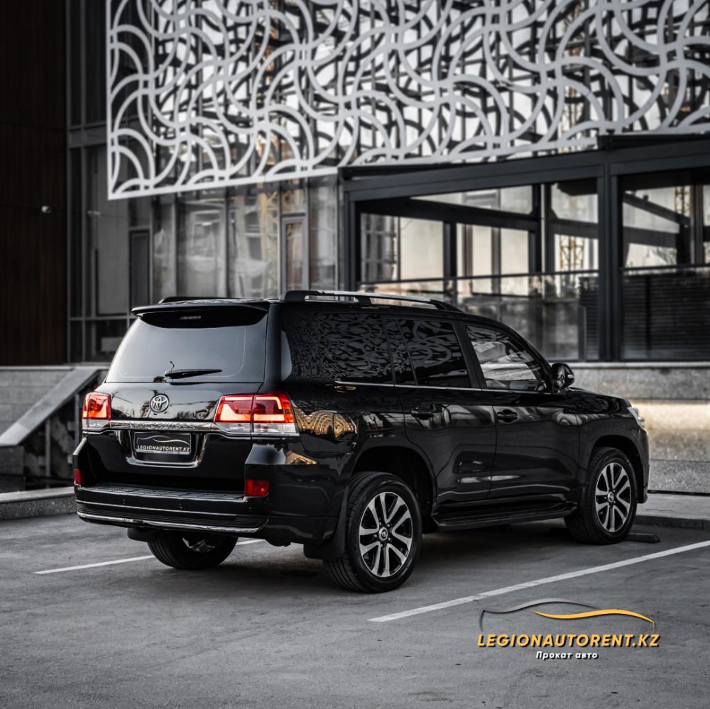 Toyota Land Cruiser 200 — фото 3