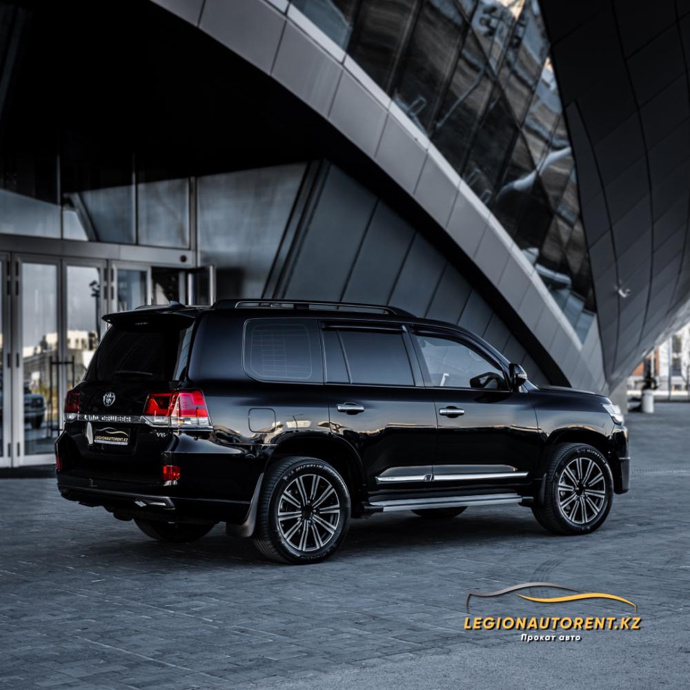 Toyota Land Cruiser 200 — фото 2