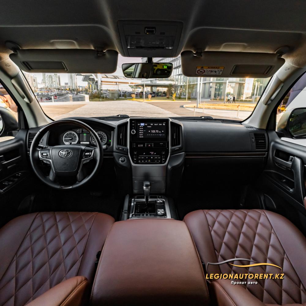 Toyota Land Cruiser 200 — фото 3