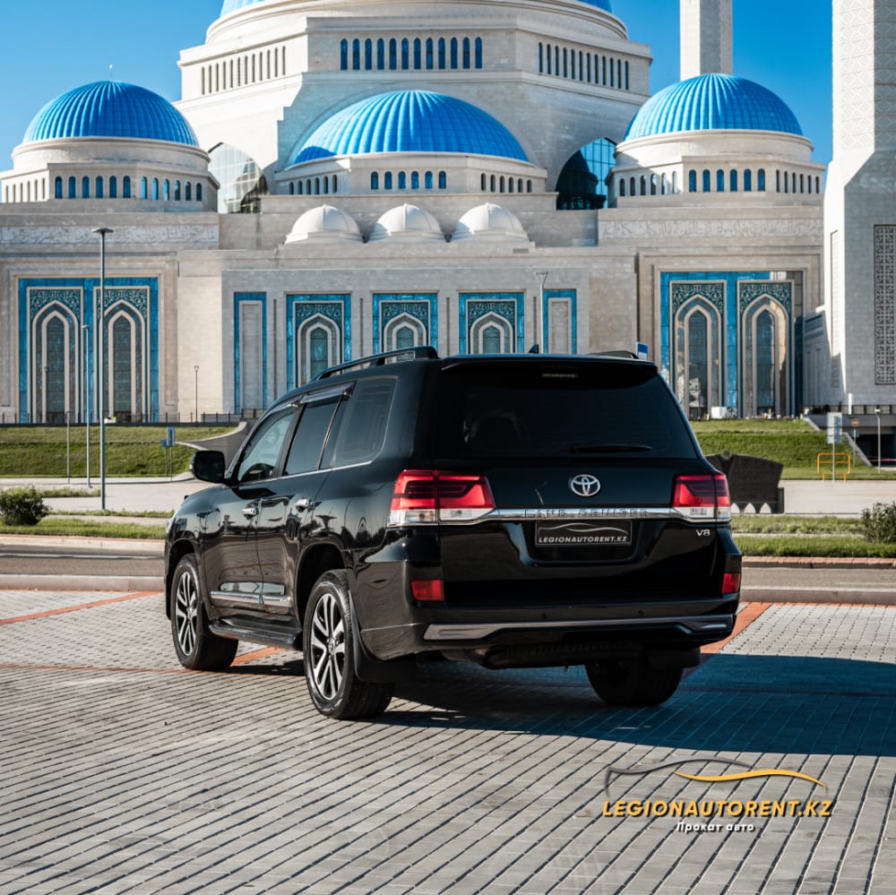 Toyota Land Cruiser 200 — фото 2