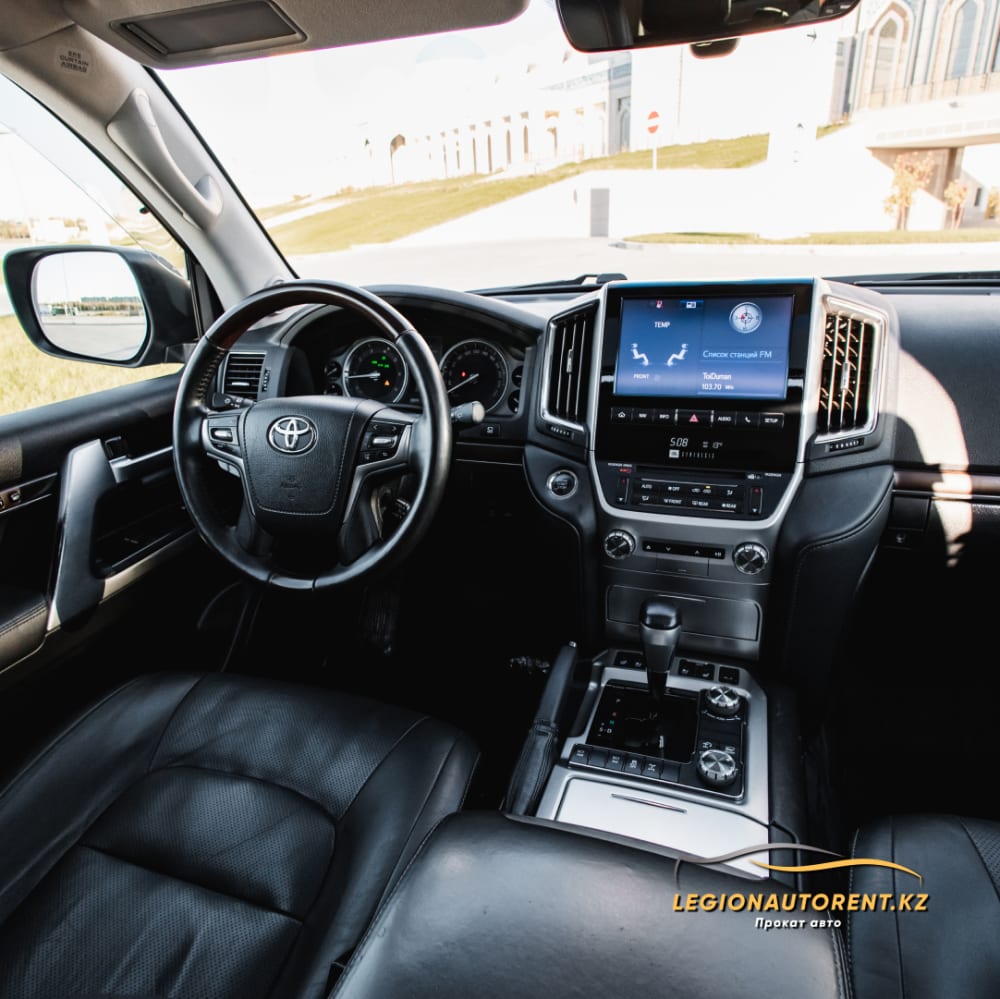 Toyota Land Cruiser 200 — фото 3