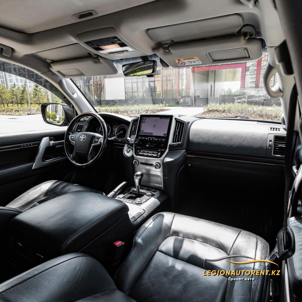 Toyota Land Cruiser 200 — фото 3