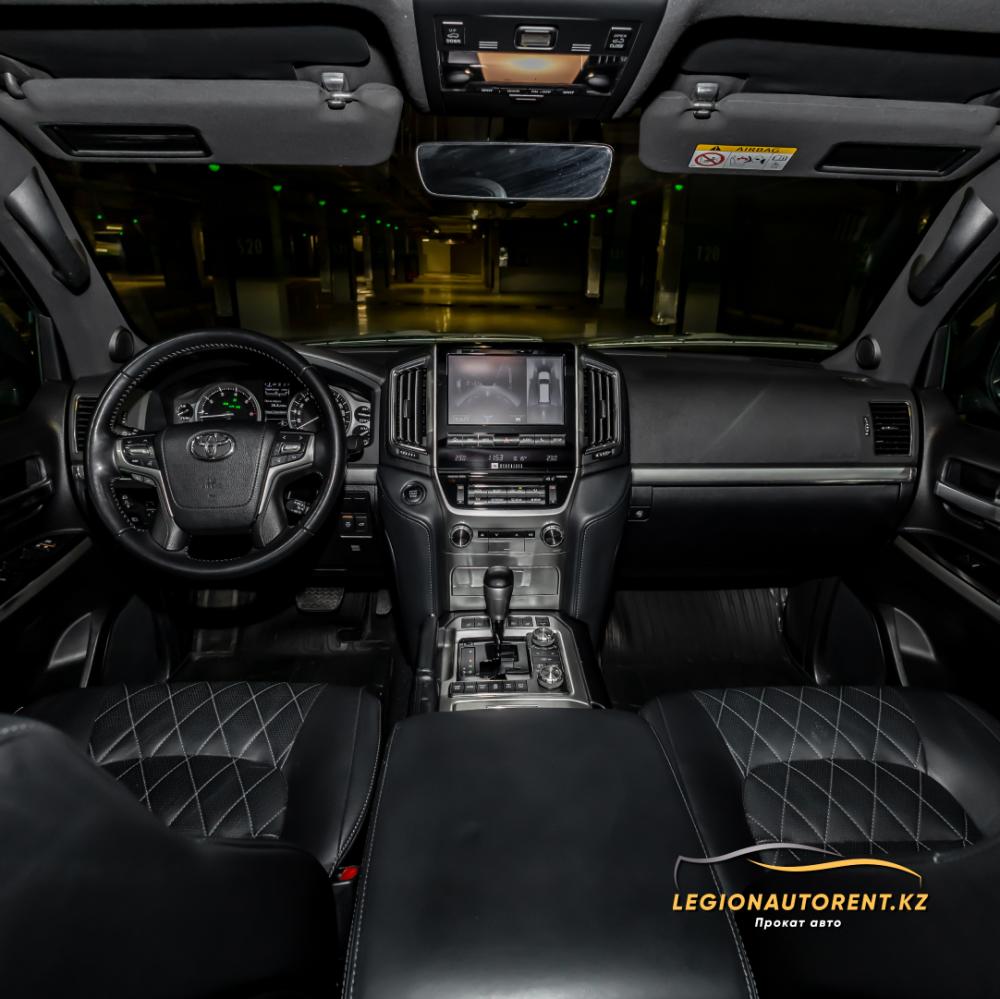 Toyota Land Cruiser 200 Excalibur — фото 3