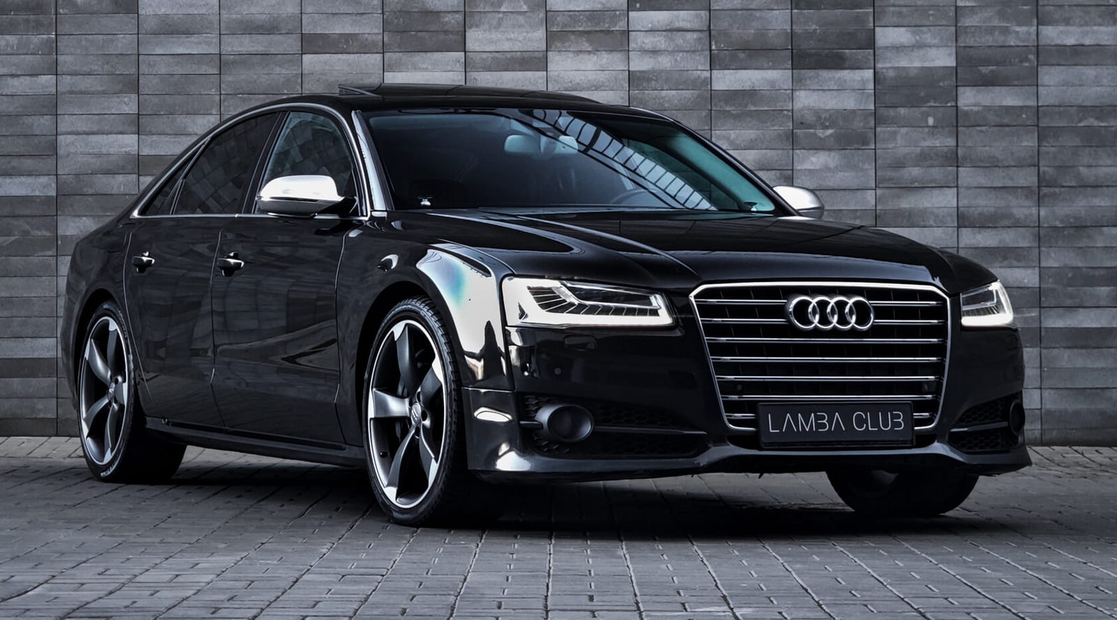 Audi S8 в аренду в Минске