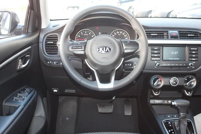 Kia Rio 2018 — фото 3