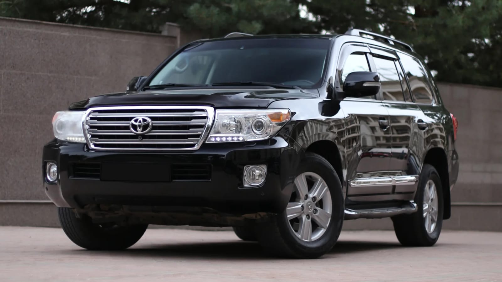 Toyota Land Cruiser 200 2014 — аренда от 60000 Br/сутки