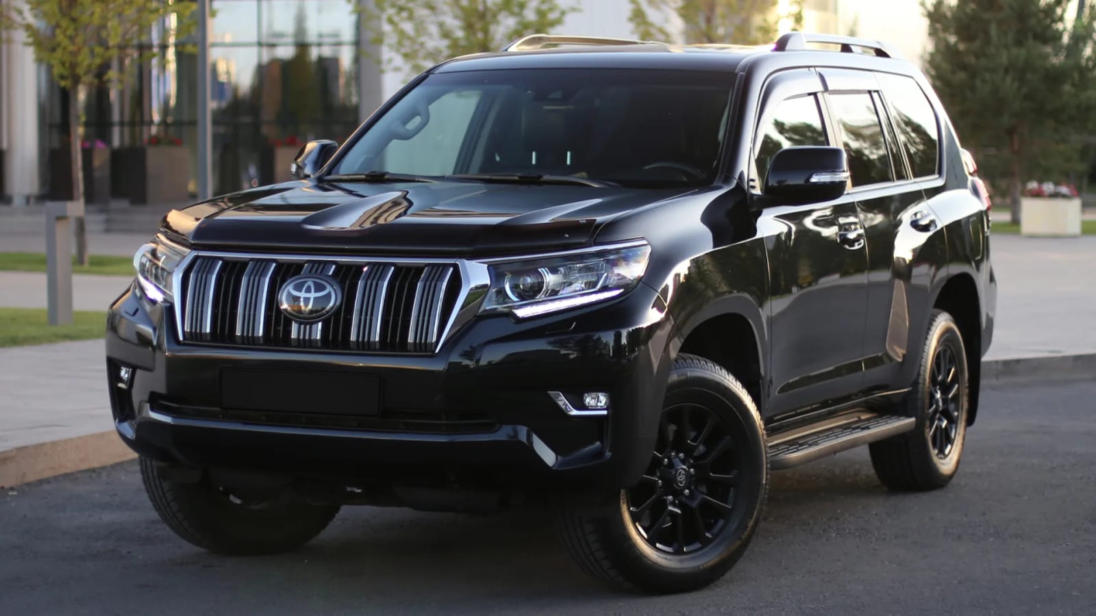 Toyota Land Cruiser Prado R 2021 — аренда от 55000 Br/сутки
