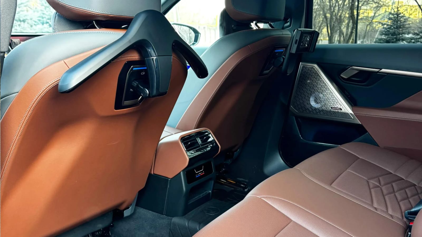 BMW i5 Black 2024 — аренда от 100000 Br/сутки