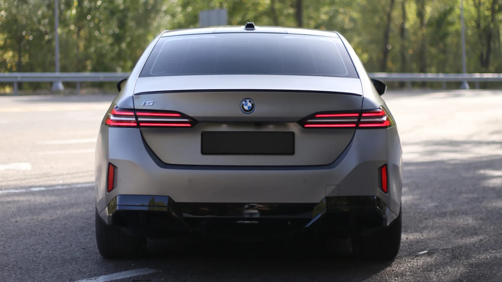BMW i5 Grey 2024 — фото 3