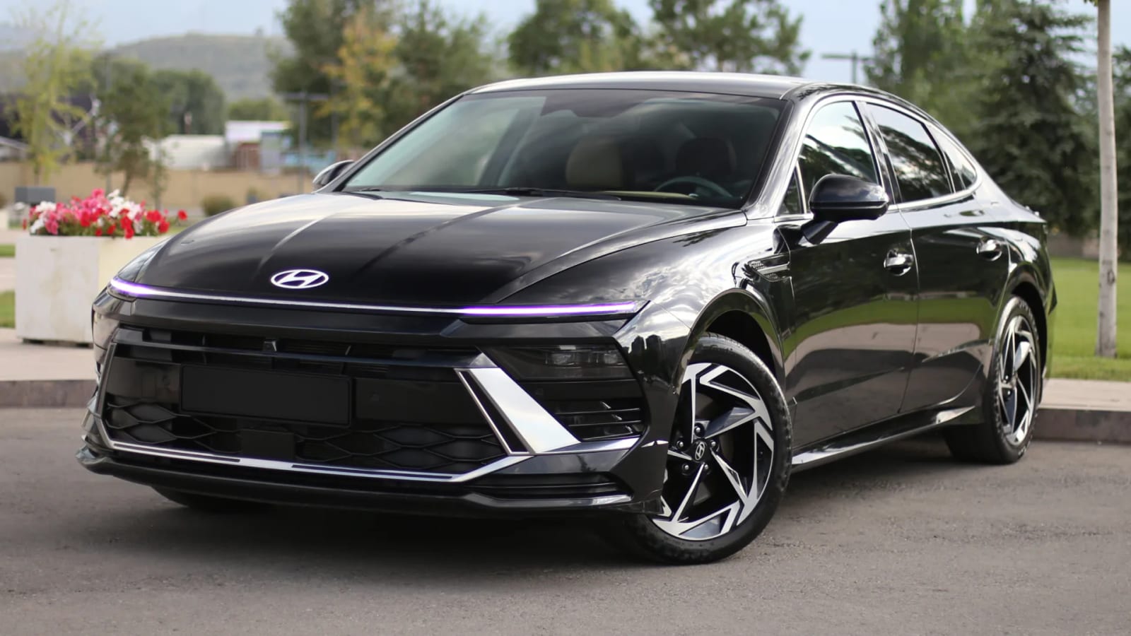 Hyundai Sonata 2024 — аренда от 35000 Br/сутки