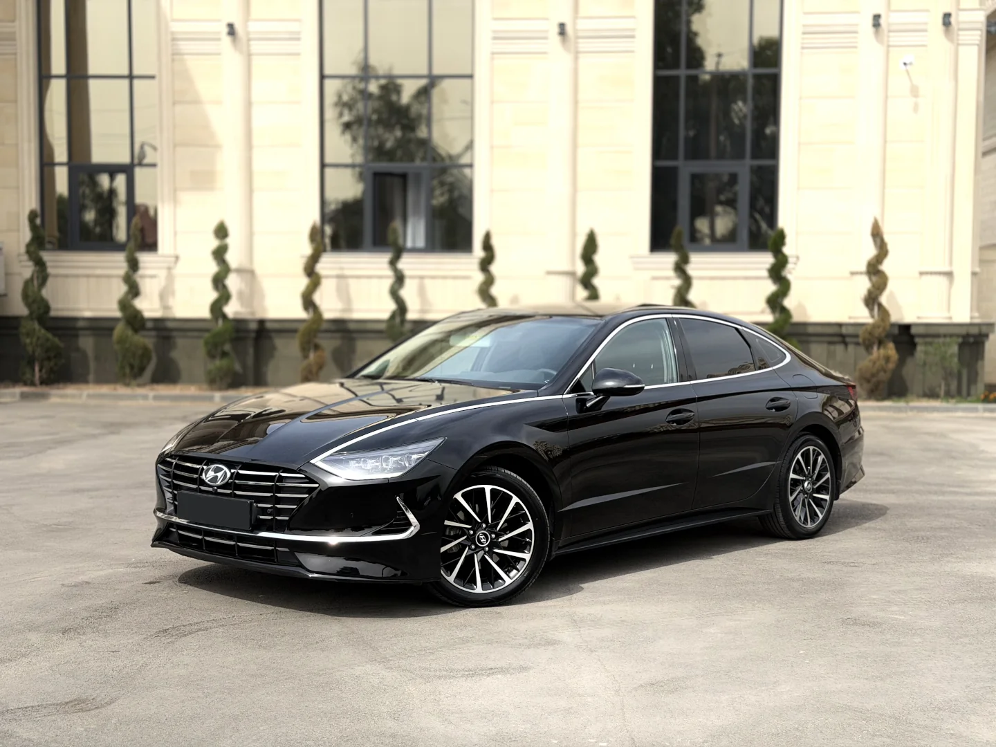 Hyundai Sonata 2023 — аренда от 30000 Br/сутки