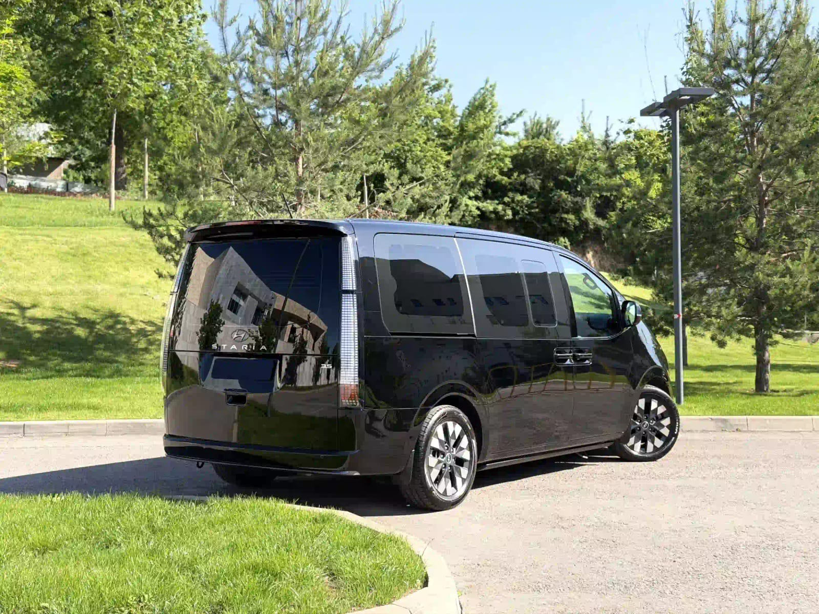 Hyundai Staria 3.5 2023 — фото 2