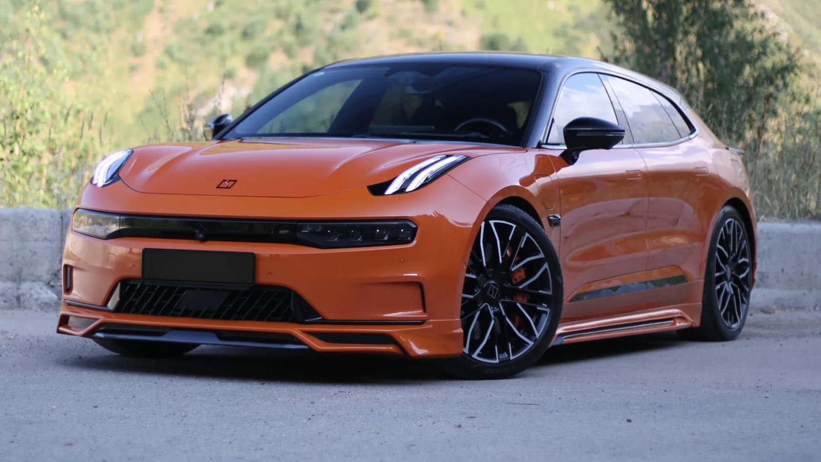 Zeekr 001 Orange 2023 — аренда от 50000 Br/сутки