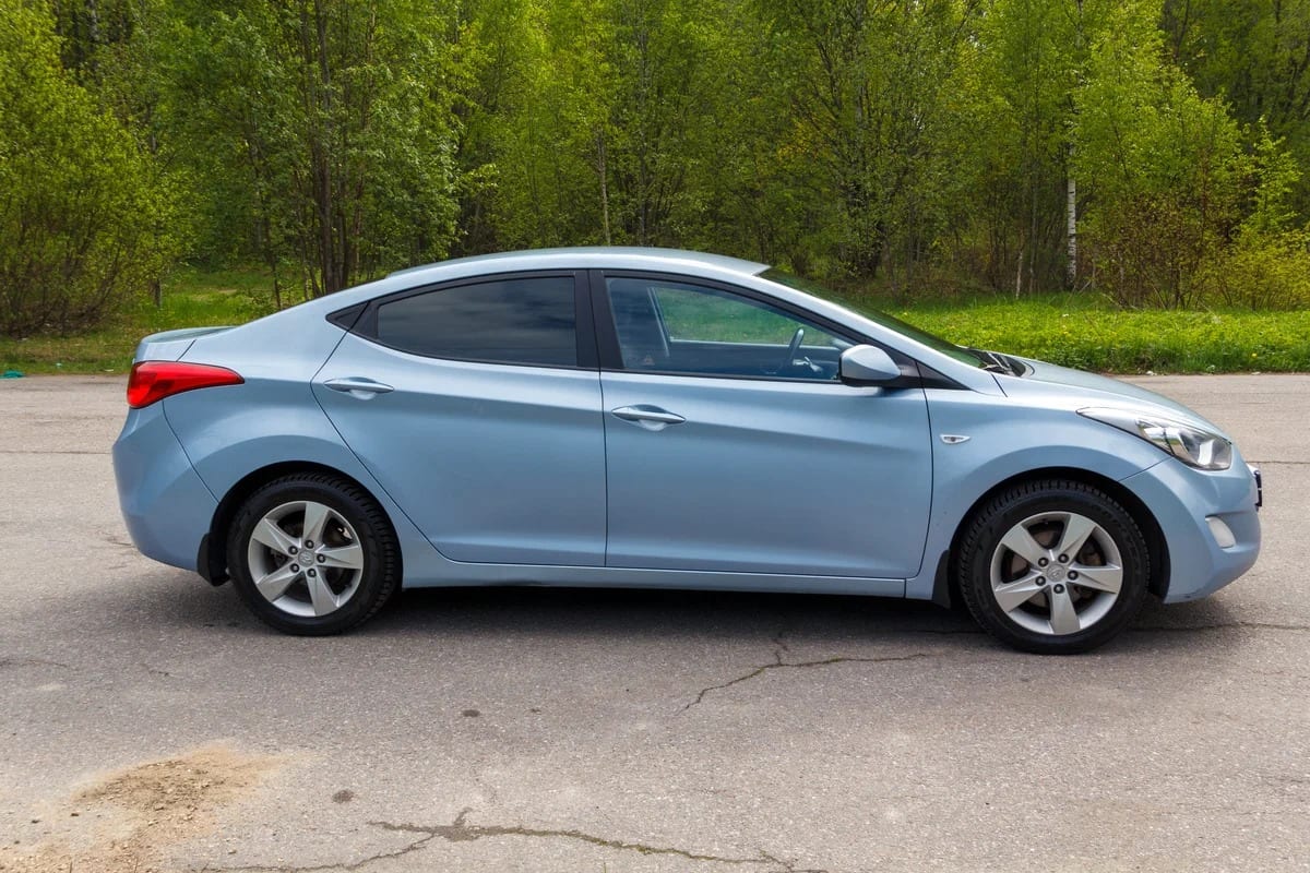 Hyundai Elantra — фото 3