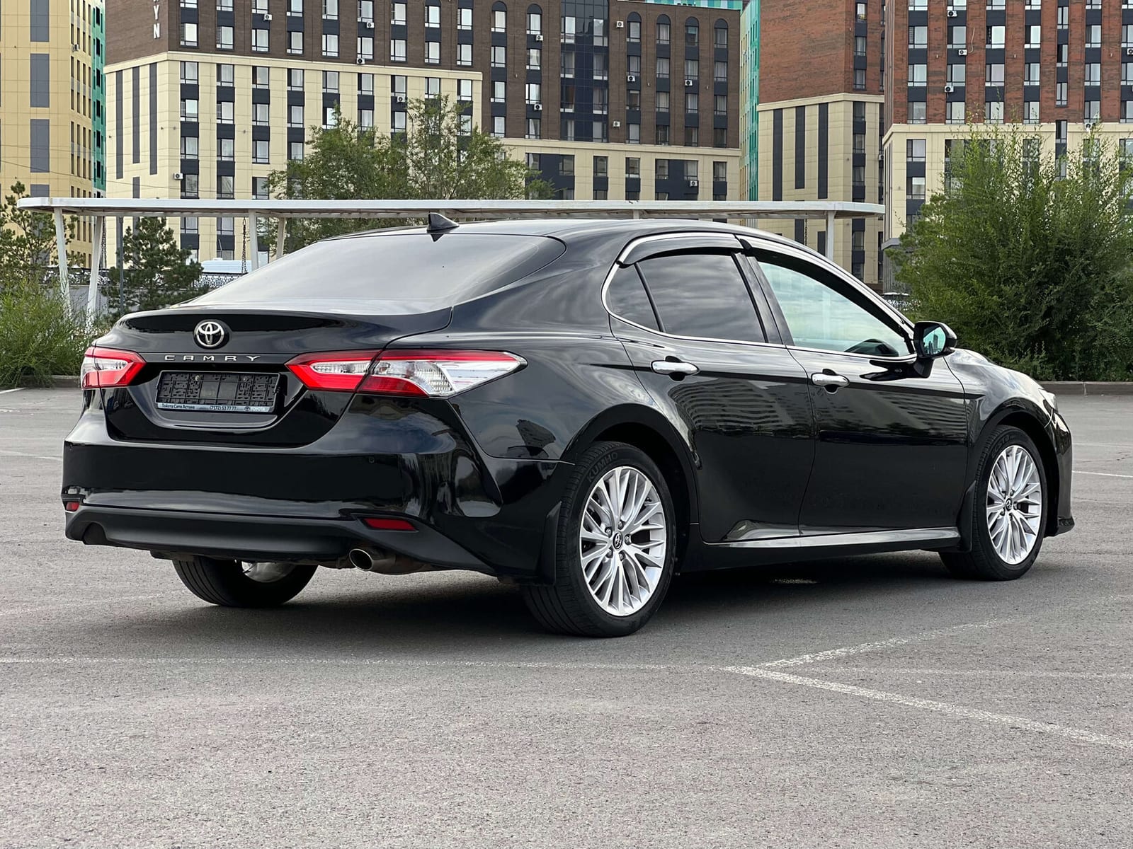 Toyota Camry XV70 — фото 2