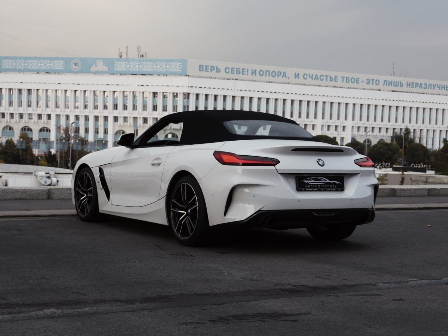 BMW Z4 2022 — фото 4