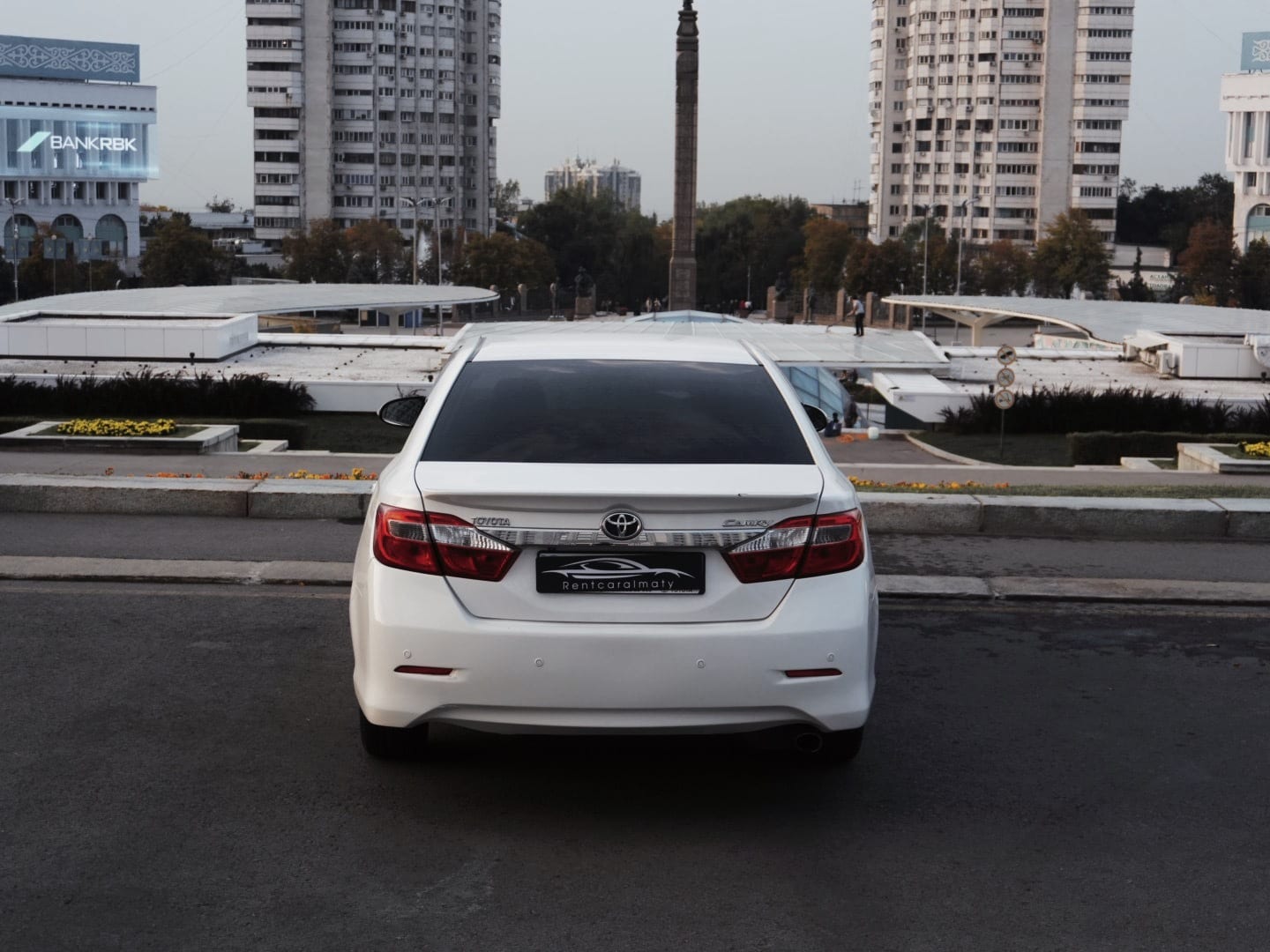 Toyota Camry 2014 — фото 4