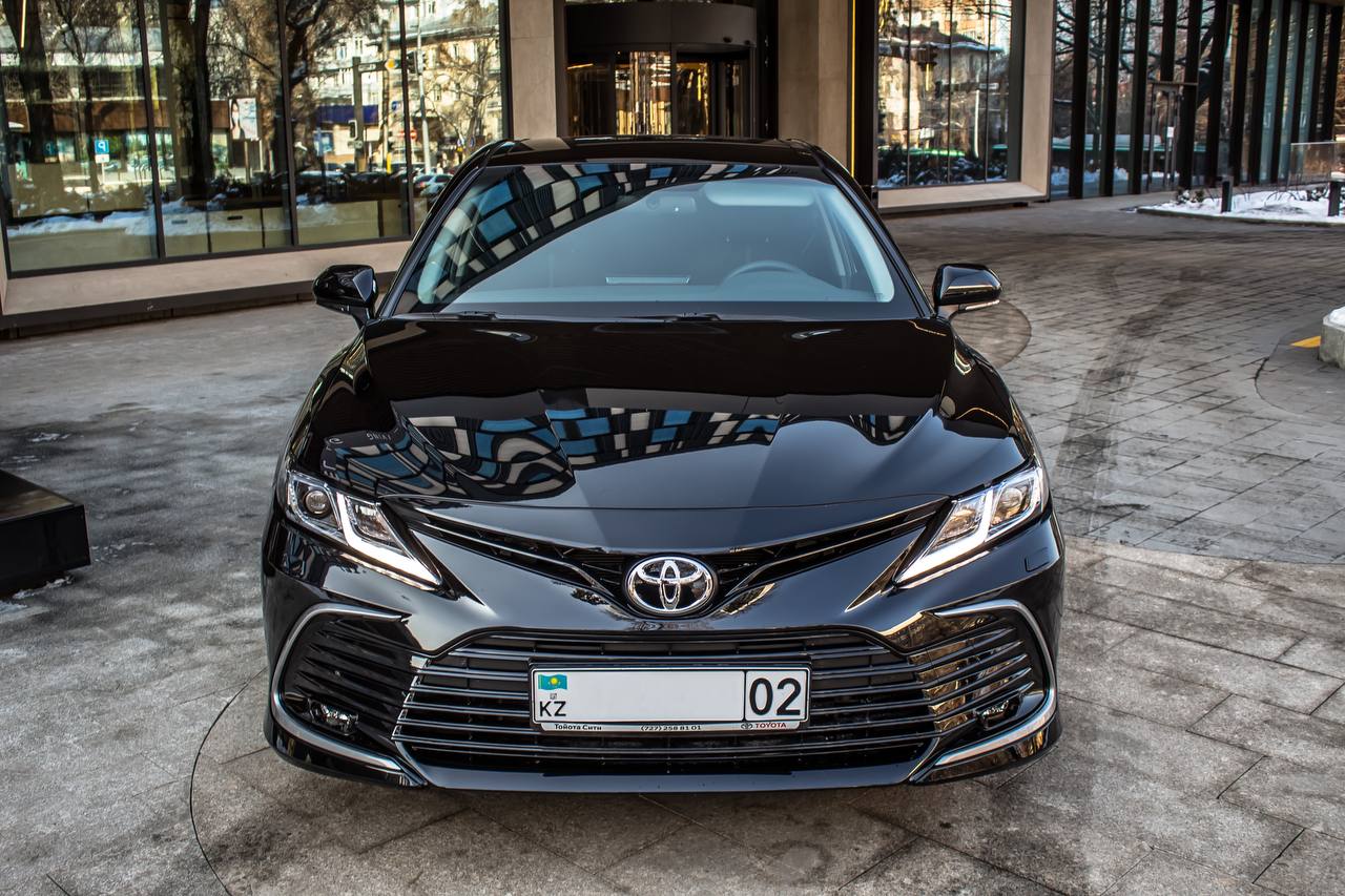 Toyota Camry 2021 — фото 2