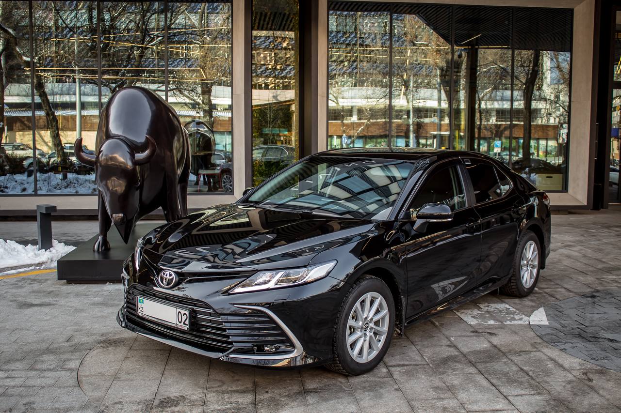 Toyota Camry 2021 — фото 3
