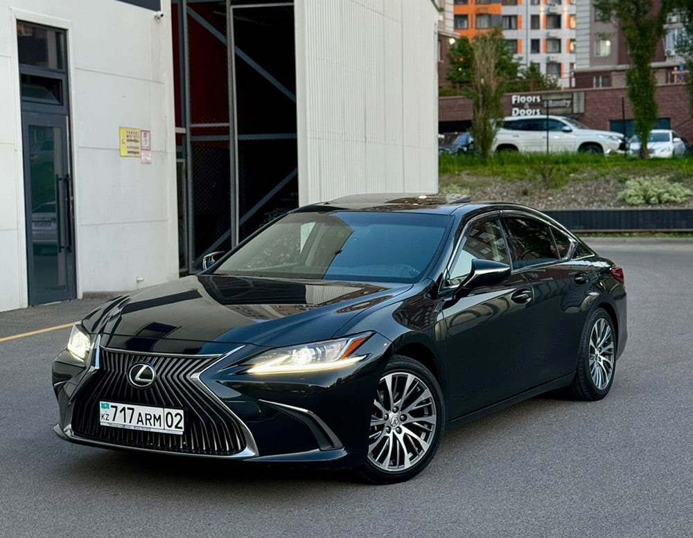 Lexus ES 250 — аренда от 45000 Br/сутки