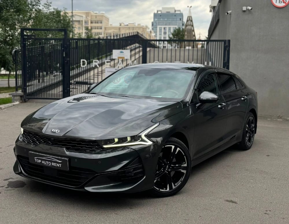 Kia K5 2023 — аренда от 35000 Br/сутки