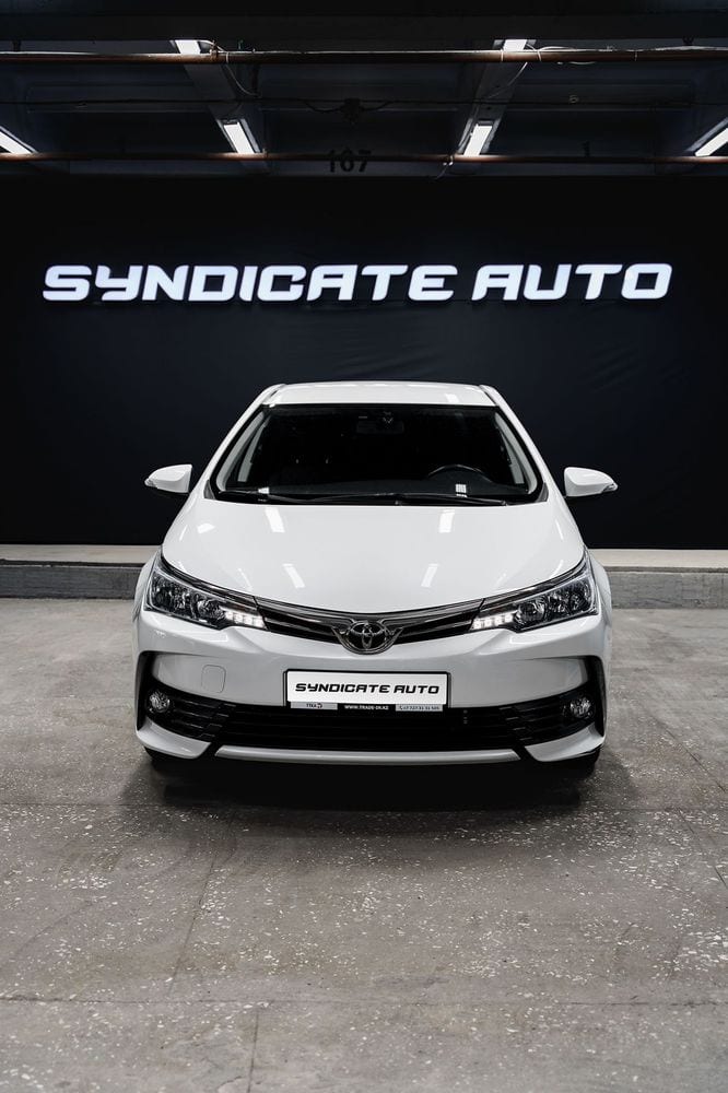 Toyota Corolla 2018 — фото 2