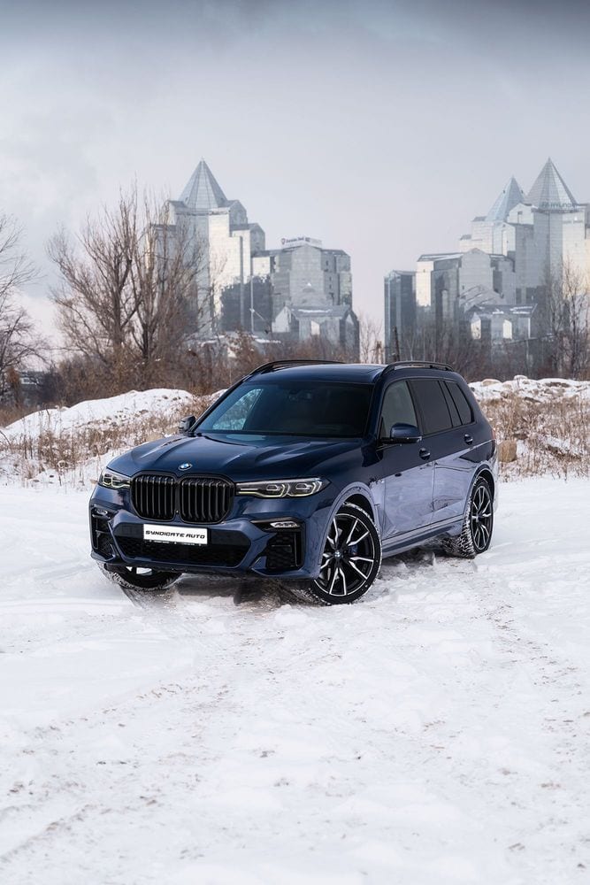 BMW X7 2023 — аренда от 250000 Br/сутки