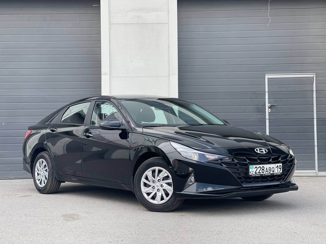 Hyundai Elantra 2023 — аренда от 30000 Br/сутки