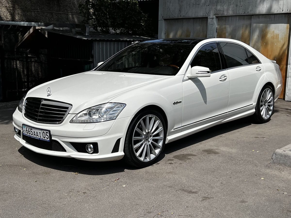 Mercedes-Benz S500 W221 — аренда от 50000 Br/сутки
