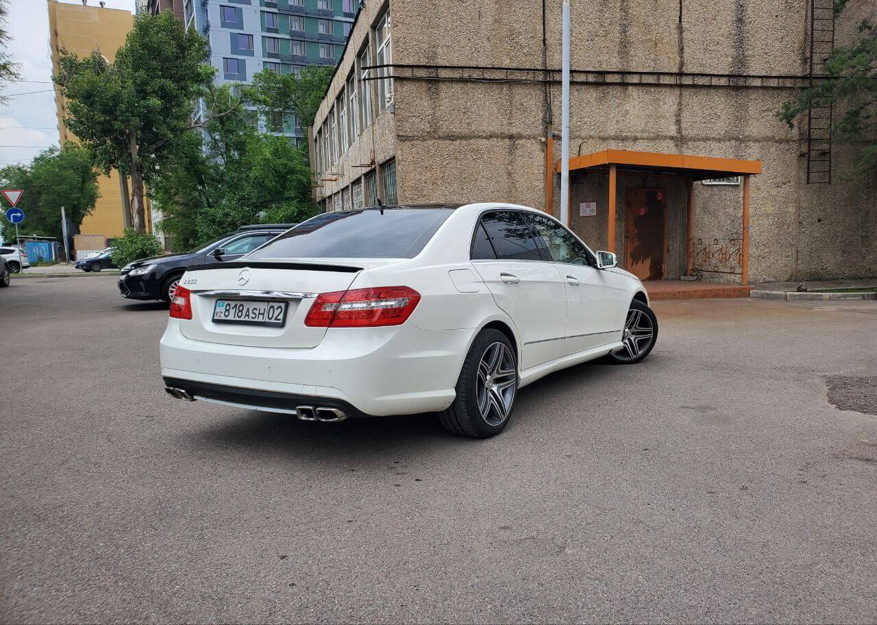 Mercedes-Benz E500 W212 — аренда от 35000 Br/сутки