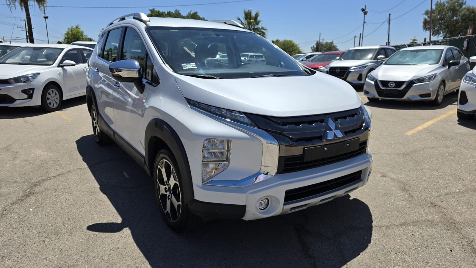 Mitsubishi Xpander Cross 2023 — фото 3