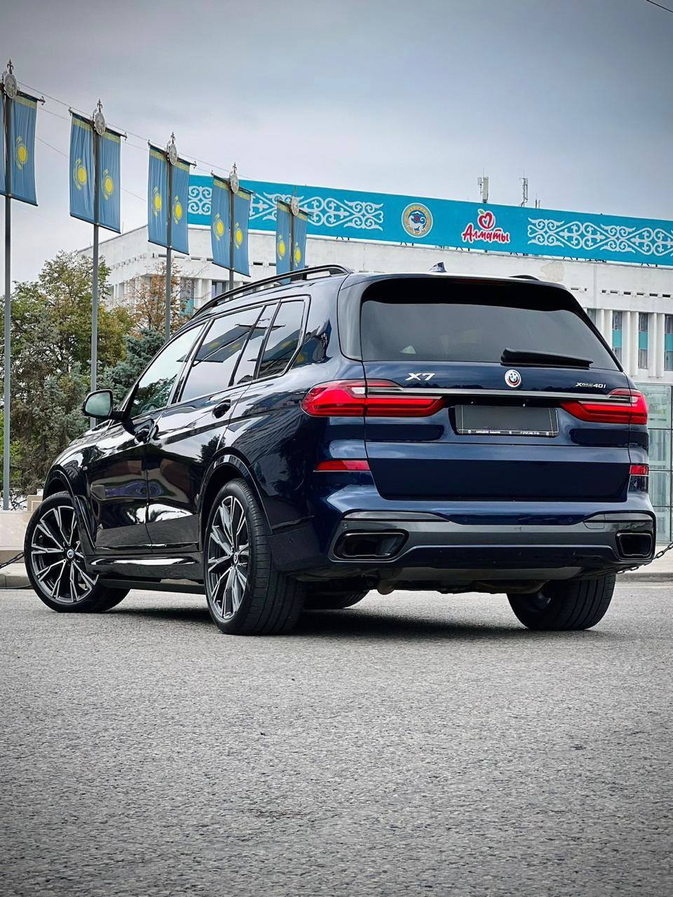 BMW X7 — фото 2
