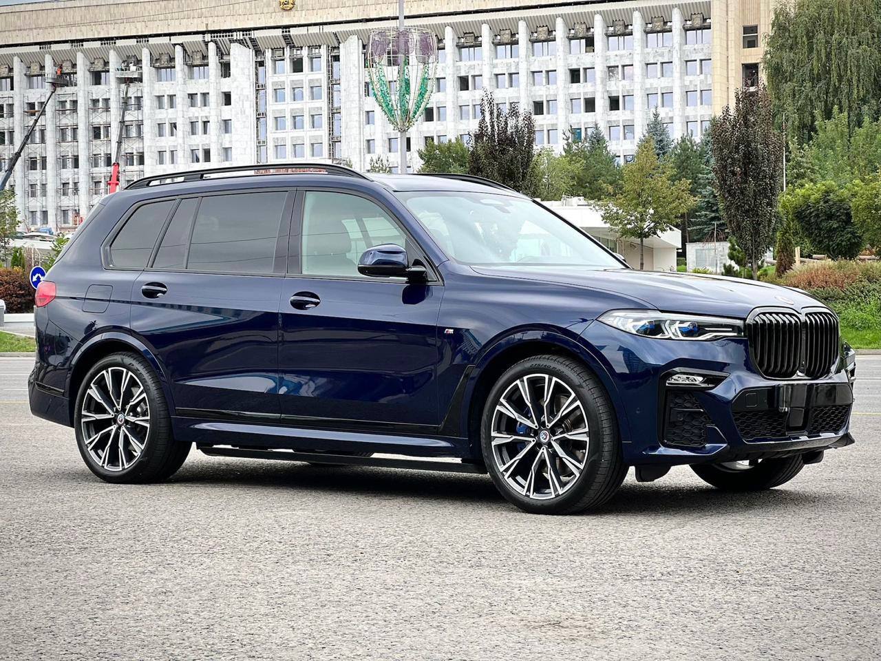 BMW X7 — фото 3