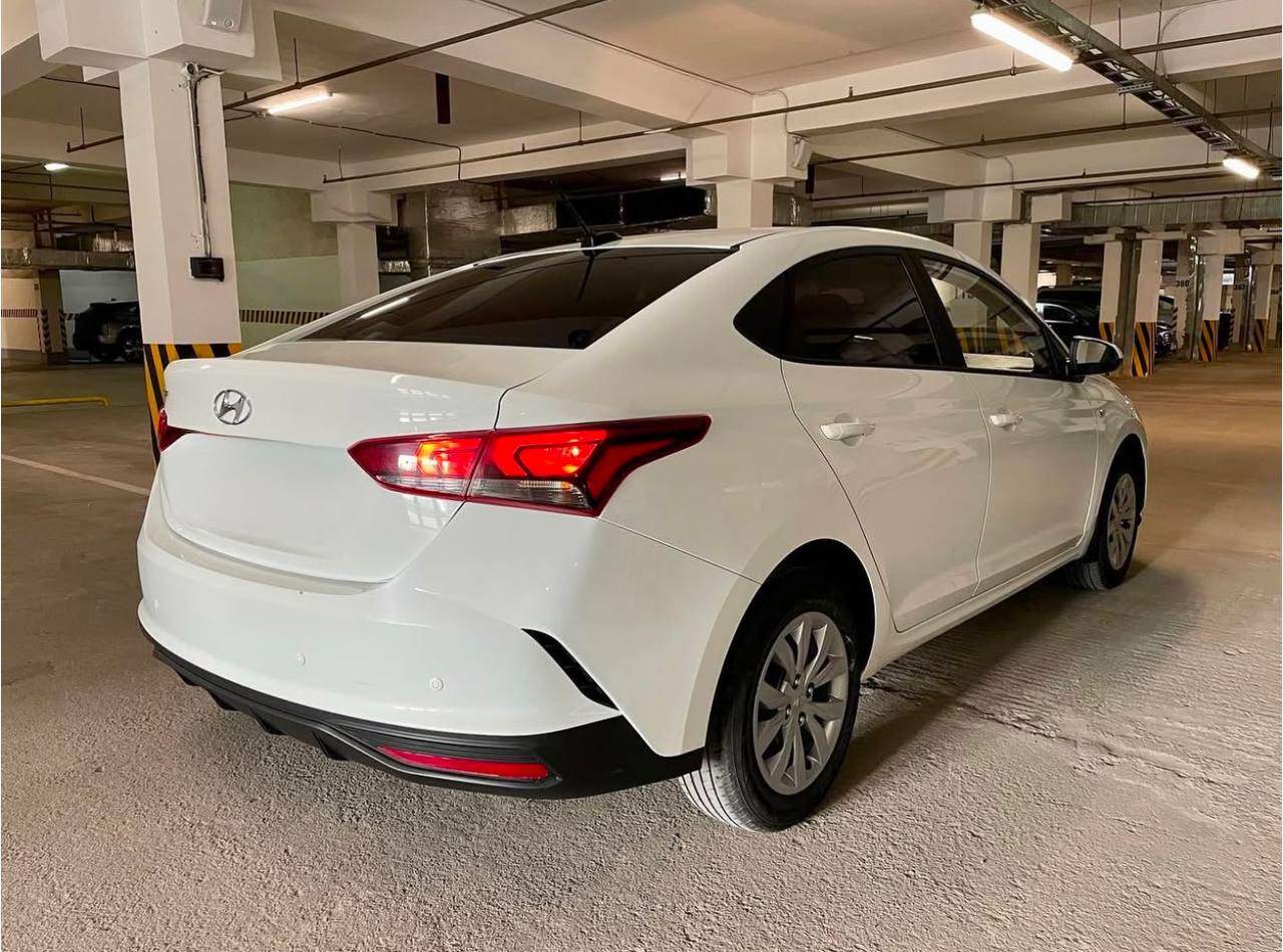 Hyundai Elantra — фото 3