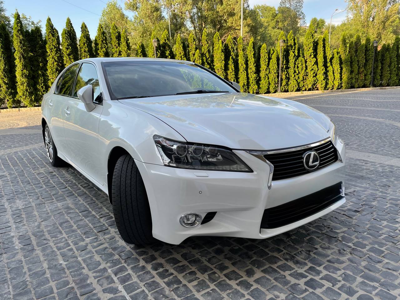 Lexus GS 350 — аренда от 40000 Br/сутки