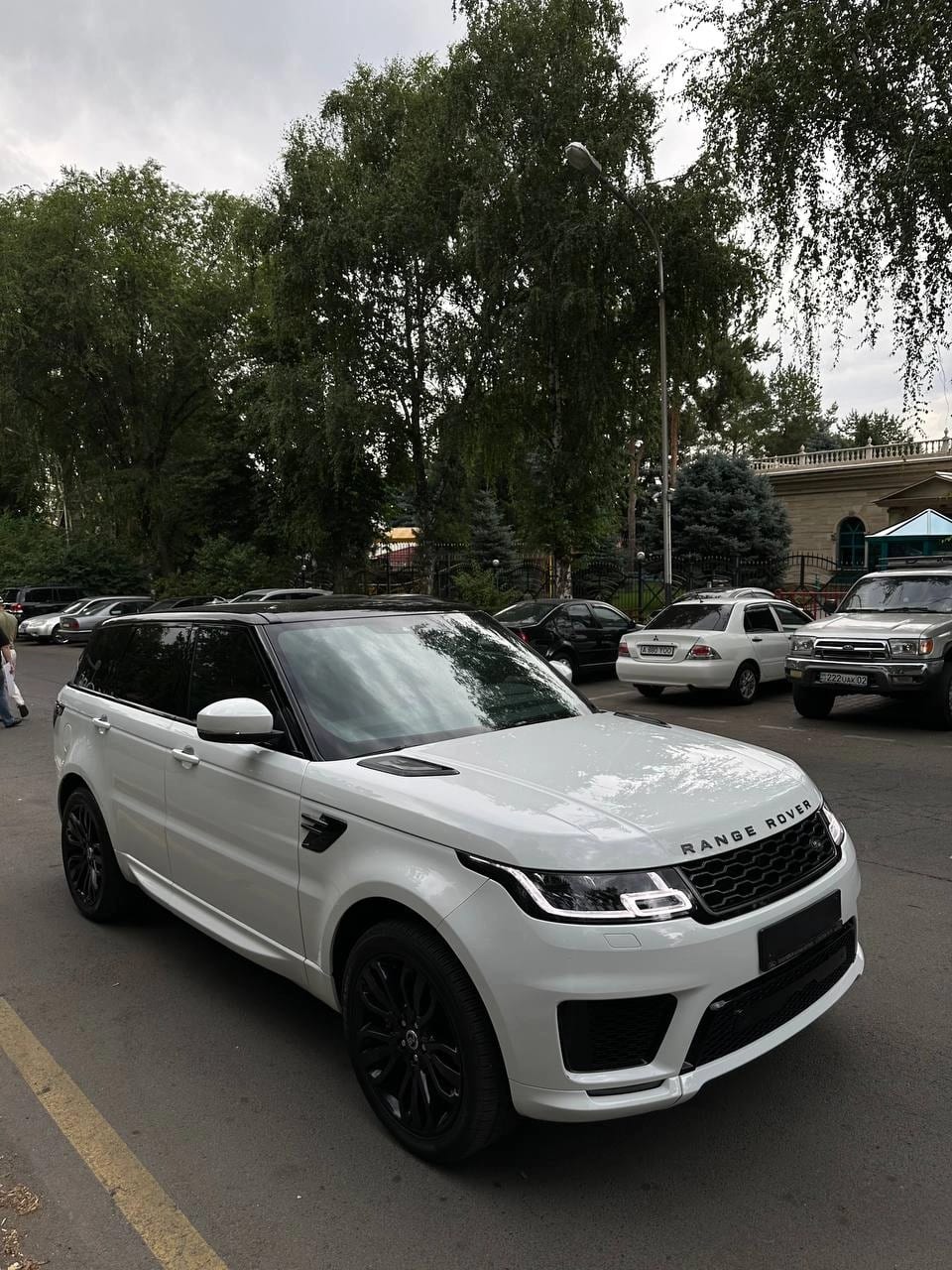 Land Rover Range Rover Sport — аренда от 350000 Br/сутки