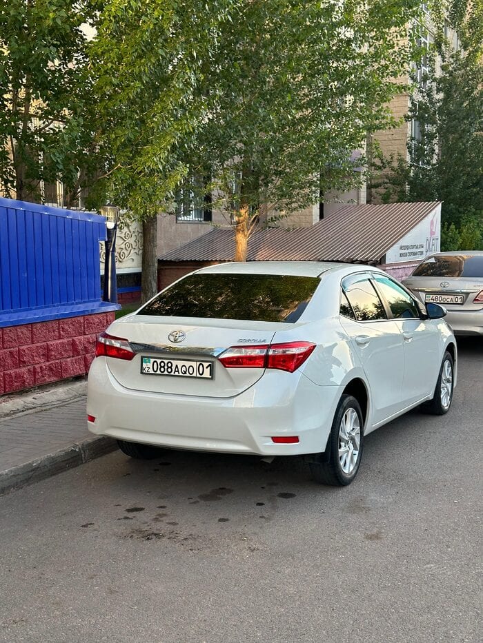 Toyota Corolla 2015 — фото 2