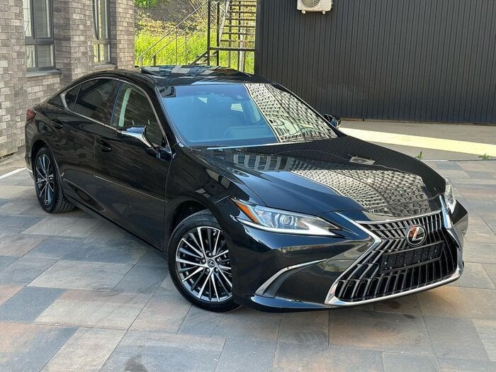 Lexus ES 250 2018 — аренда от 55000 Br/сутки
