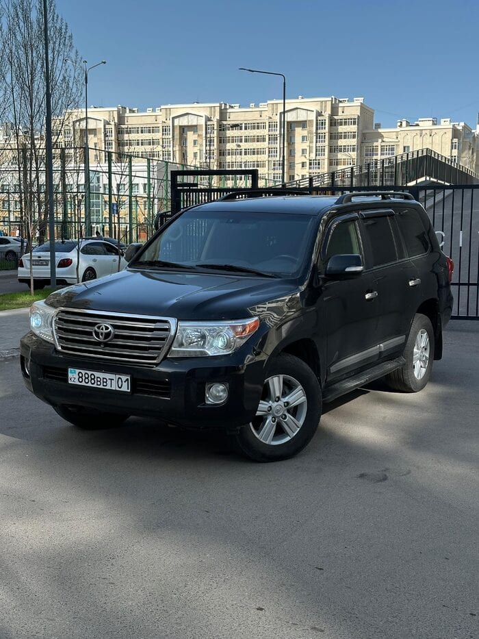 Toyota LC 200 2012 — аренда от 60000 Br/сутки