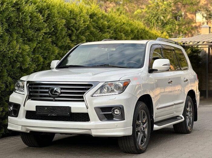 Lexus LX 570 2012 — аренда от 70000 Br/сутки