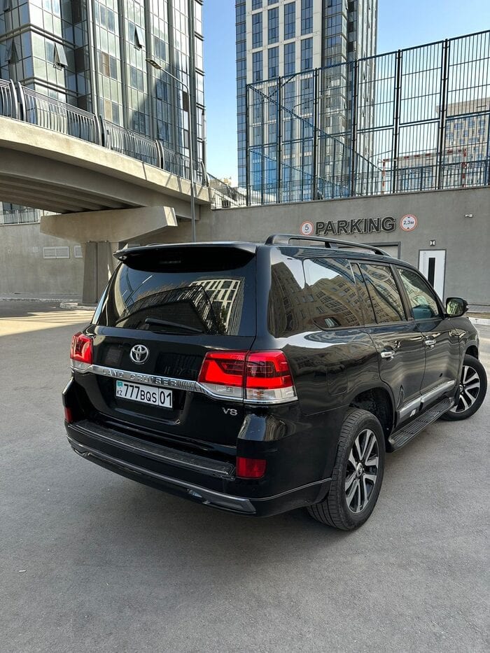 Toyota LC 200 2016 — аренда от 80000 Br/сутки