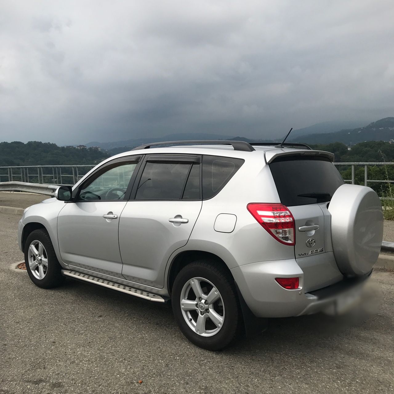 Toyota RAV4 2010 — аренда от 18000 ₸/сутки