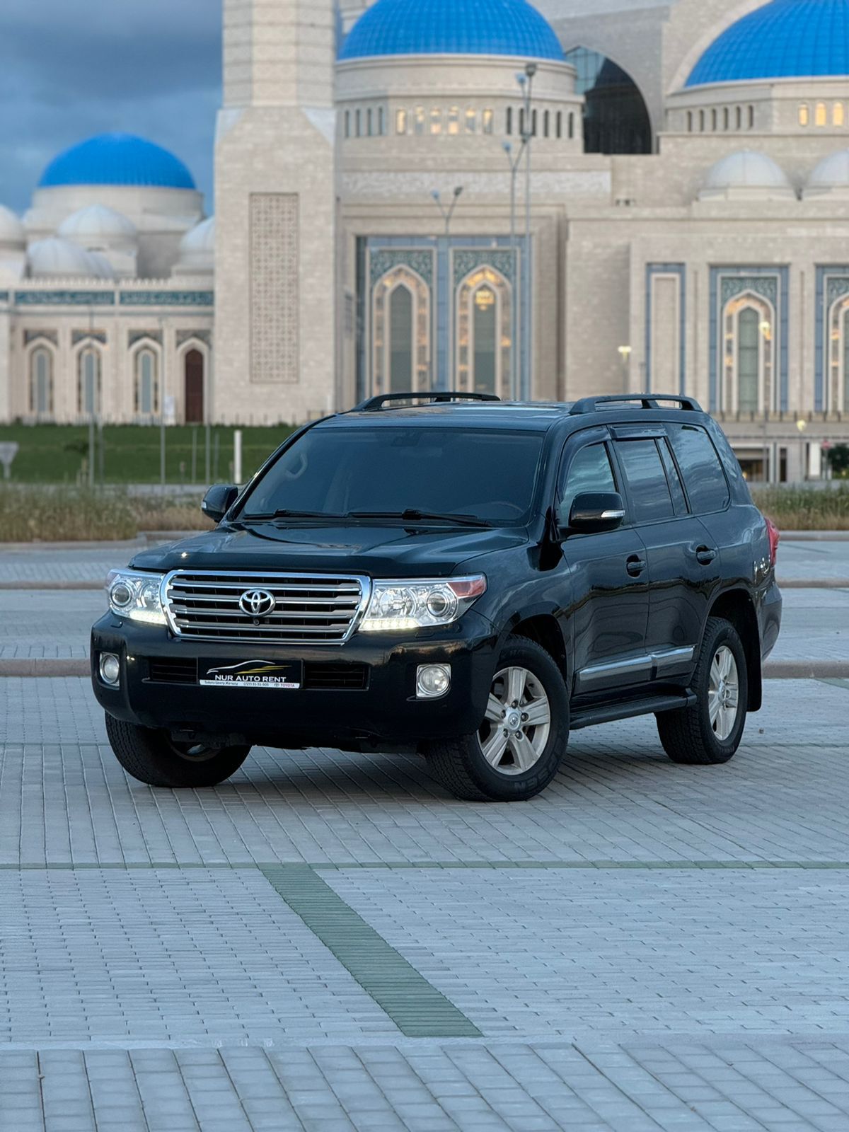 Toyota Land Cruiser 200 2014 — аренда от 60000 ₸/сутки