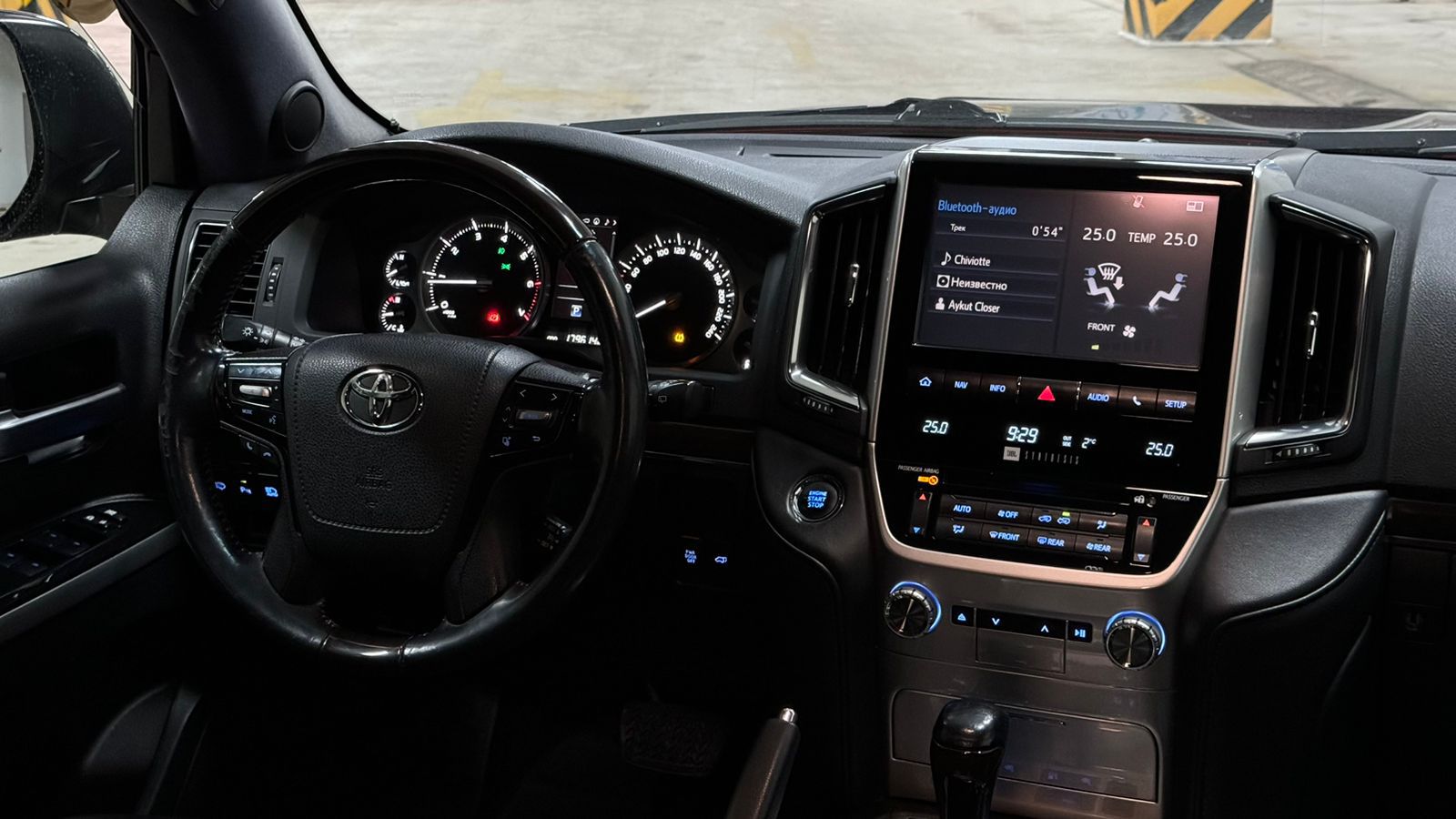 Toyota Land Cruiser 200 2018 — фото 3