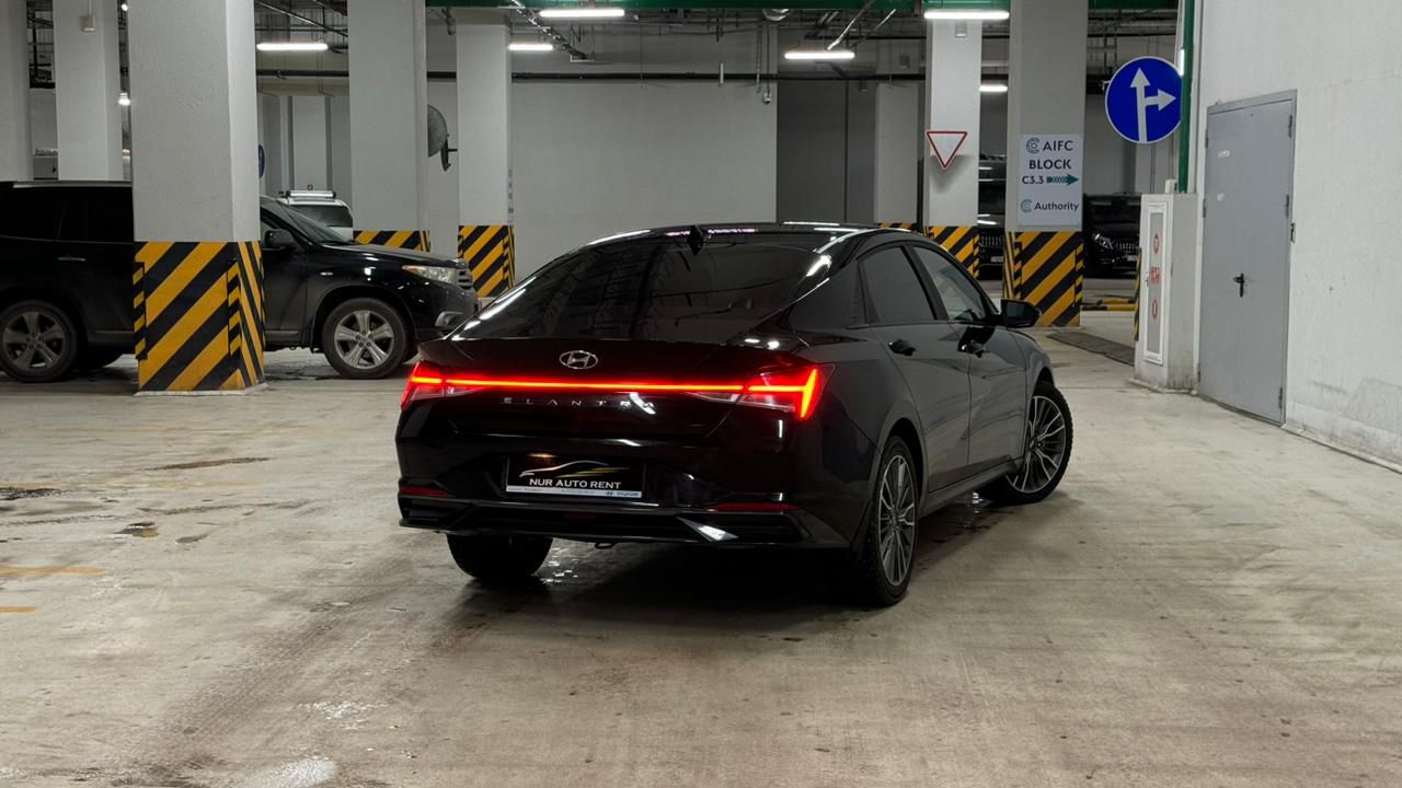 Hyundai Elantra 2023 — фото 2