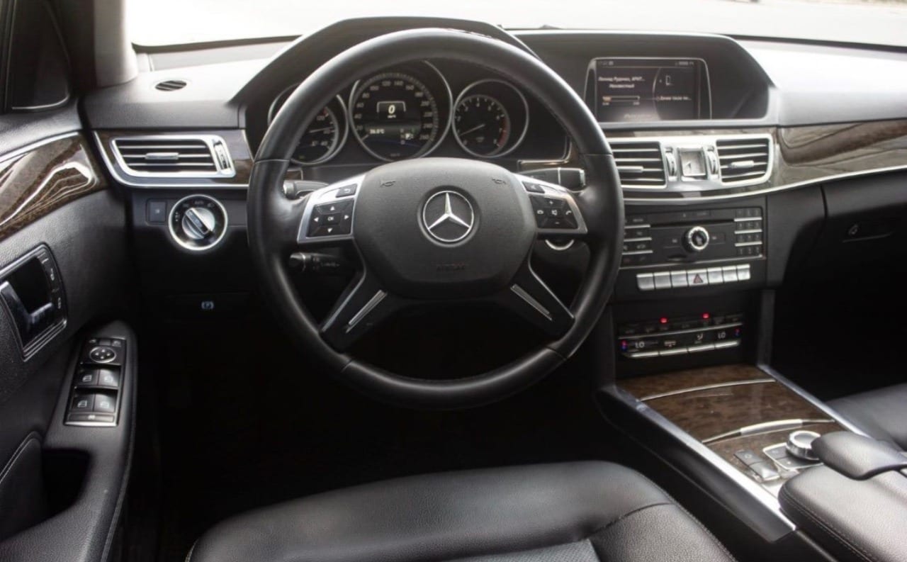 Mercedes-Benz E200 2015 — фото 2