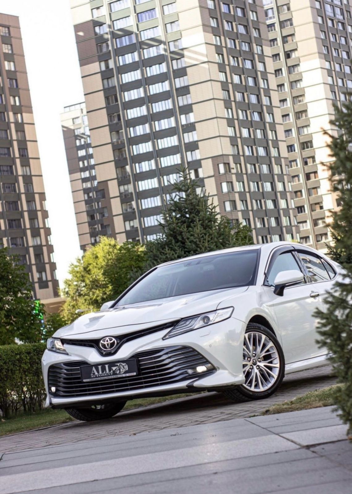 Toyota Camry 2018 — фото 2