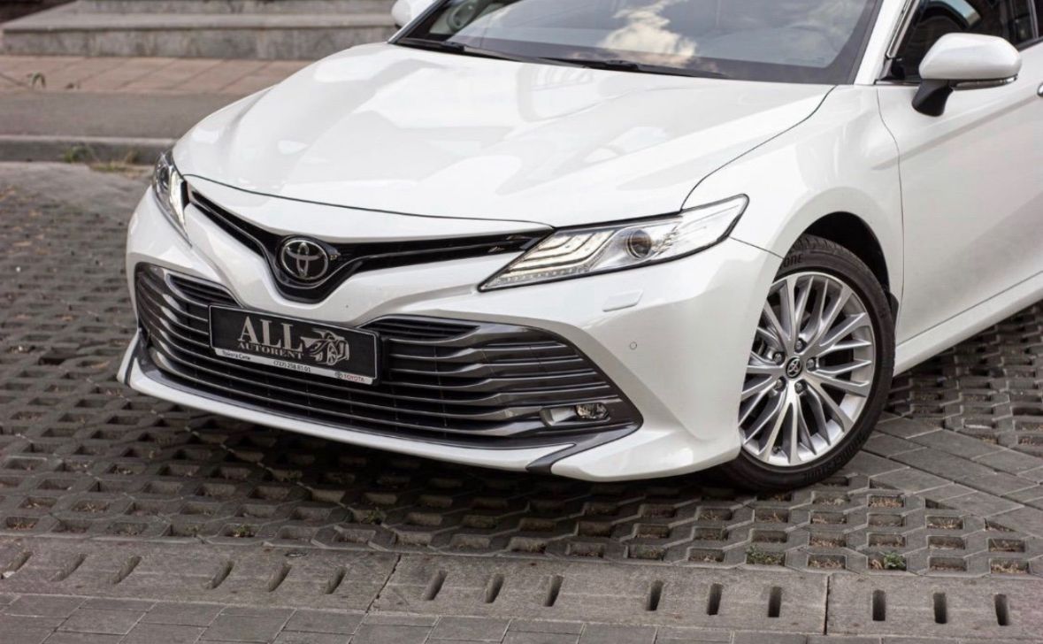 Toyota Camry 2019 — фото 2