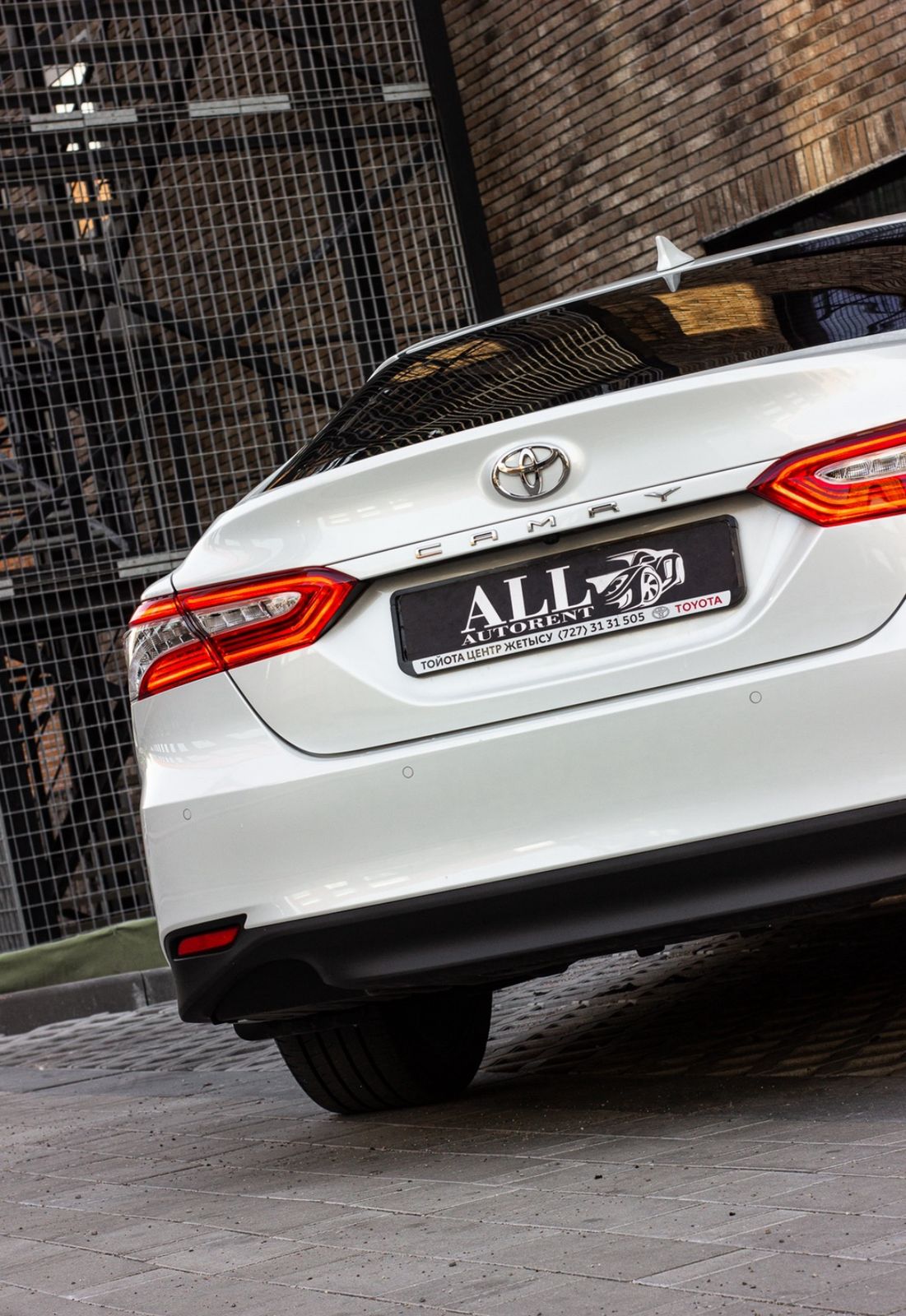 Toyota Camry 2022 — фото 3